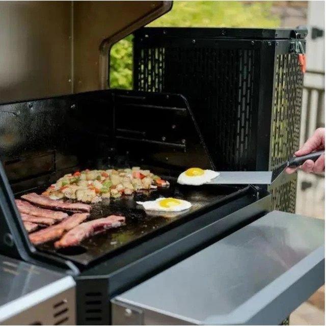 Masterbuilt Gravity Series™ 800 Digital Charcoal Griddle + Grill + Smoker with PIZZA OVEN ATTACHMENT