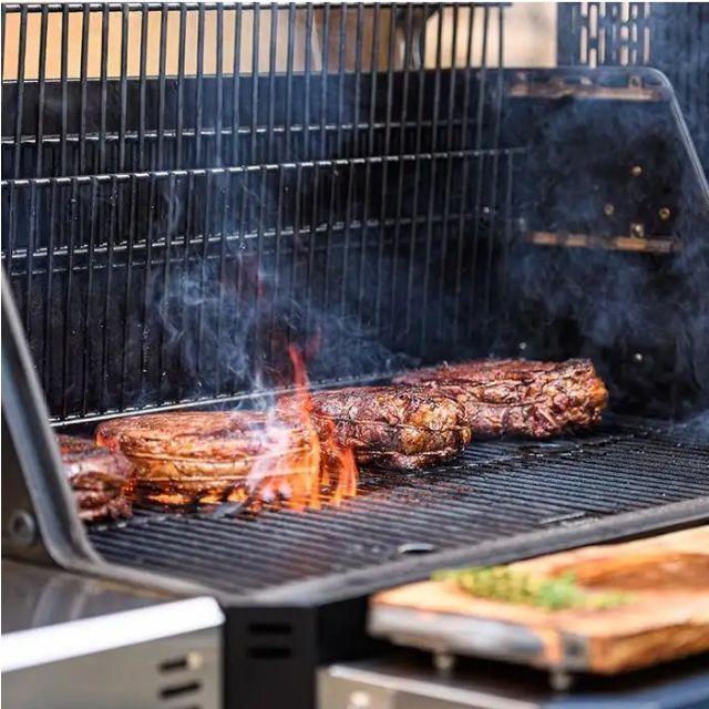 Masterbuilt Gravity Series™ 800 Digital Charcoal Griddle + Grill + Smoker with PIZZA OVEN ATTACHMENT